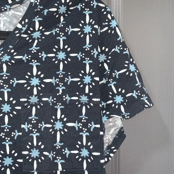 LOFT Navy and White Geometric Short Sleeve Top - Picture 2 of 4